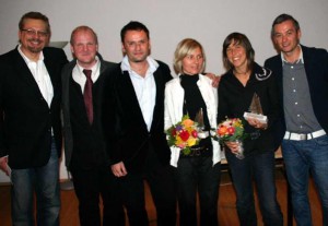 In the company of the popular Polish TV moderator Toamaz Raczek, the German-Franch-Polish Tolerantia Prize 2008 was awarded in Warsaw on September 20. Fromleft to right: Tomasz Raczek, Bastian Finke, Krzysiek Kliszczyński (Lambda-Warsaw), Marzanna Pogorrzelska, Tanja Walther, Rober Biedron (KPH, Poland)